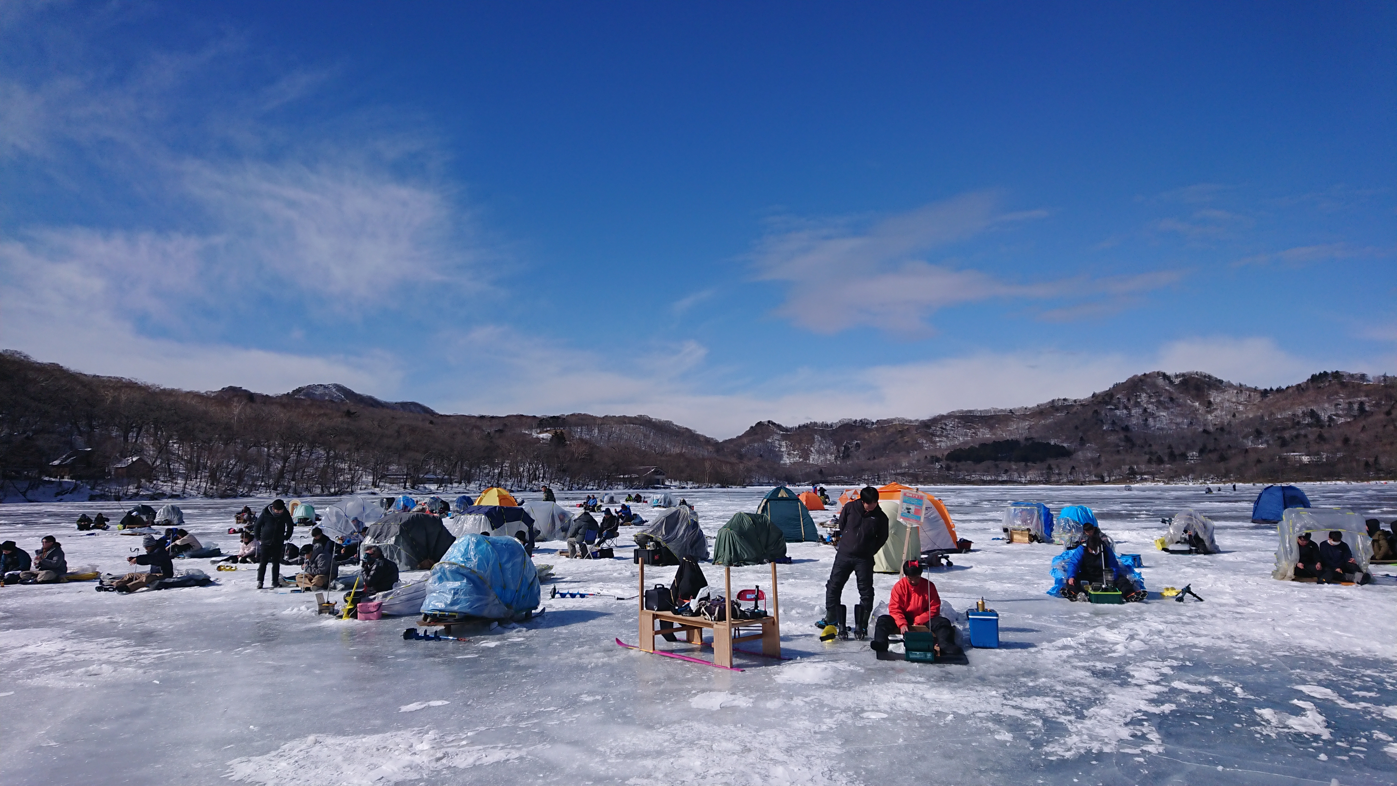 2月10日 月 赤城大沼氷上ワカサギ釣り情報 青木旅館